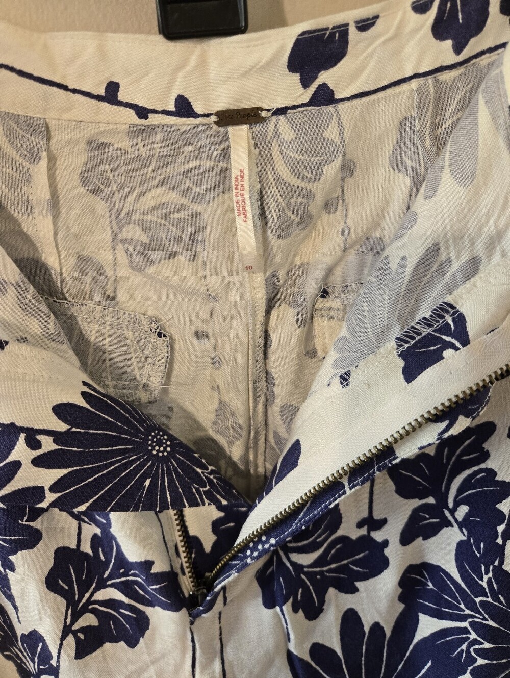 Free People Floral Wide Leg Palazzo Pants Navy Botanical Stripe Rayon Boho SZ 10 - Picture 5 of 10